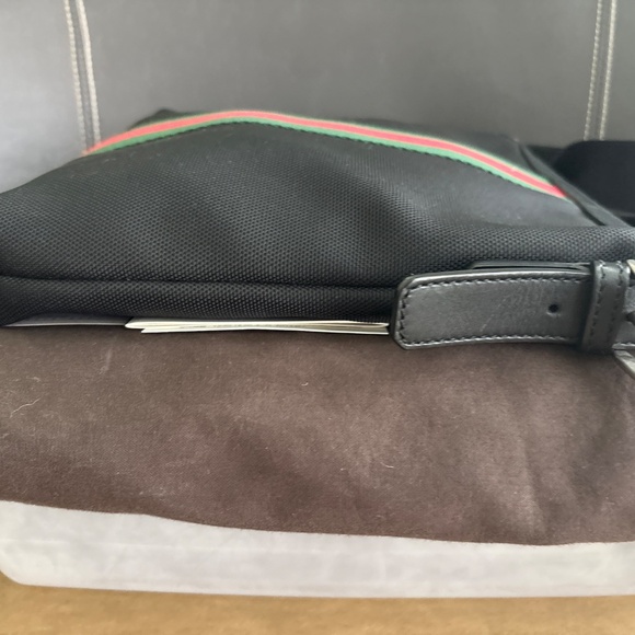Gucci Messenger bag. - Picture 4 of 7